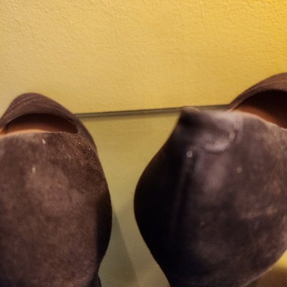 EUC Talbots Brown Suede Heels - Picture 2 of 8